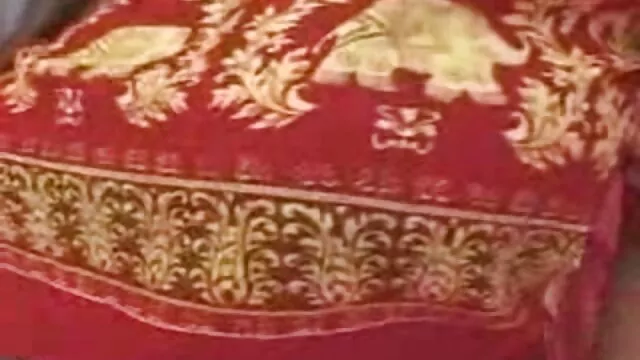 ముదురు జుట్టుతో ఆకర్షణీయమైన మరియు మురికిగా ఉన్న తెలుగు సెక్స్ మూవీ తెలుగు సెక్స్ బిచ్ ఇబ్బందికి గురవుతుంది